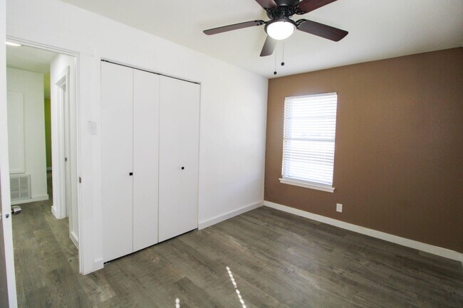 Building Photo - 2950 Lasses Blvd