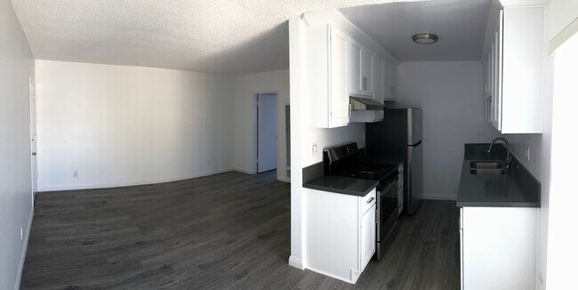 Building Photo - 3337 S Durango Ave