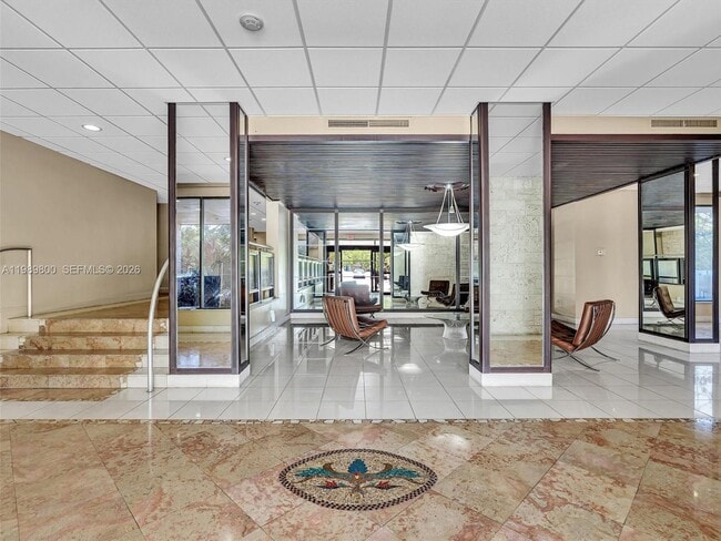 Building Photo - 3375 N Country Club Dr