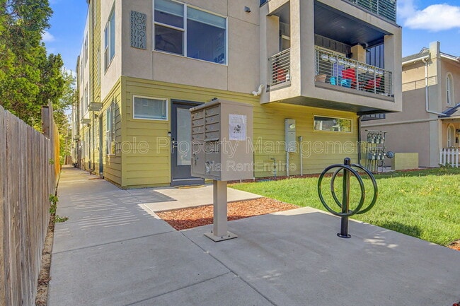 Building Photo - 2708 W 25th Ave