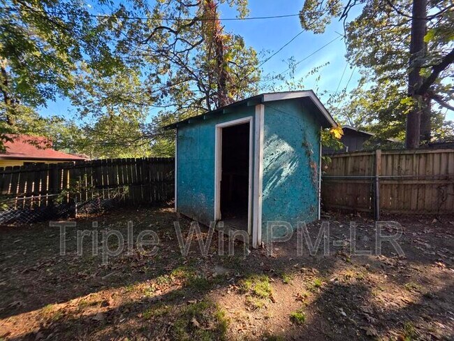 Building Photo - 5505 Crescent Dr