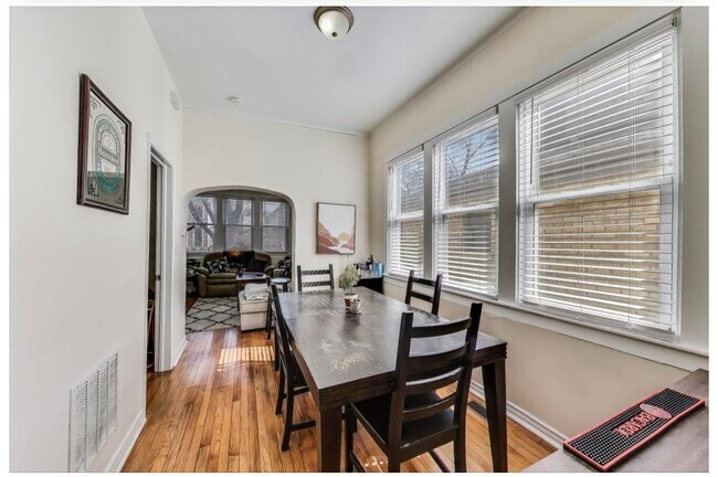 Building Photo - 1630 N Talman Ave