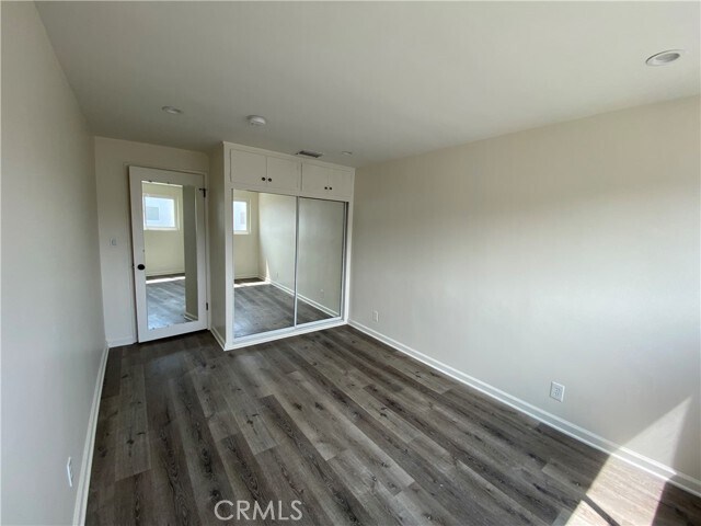 Building Photo - 208 S Park View St