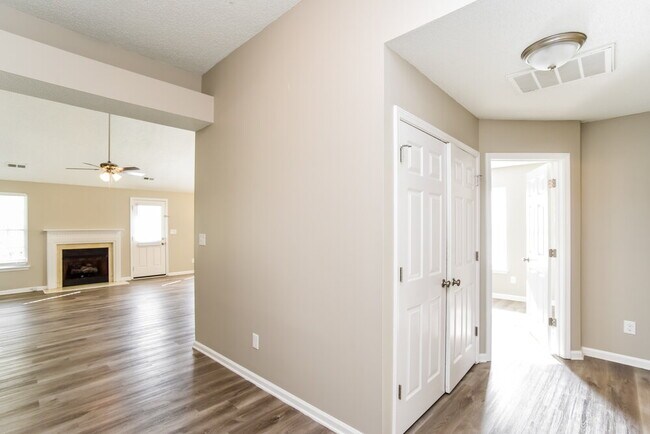 Building Photo - 5925 Timbertop Ln