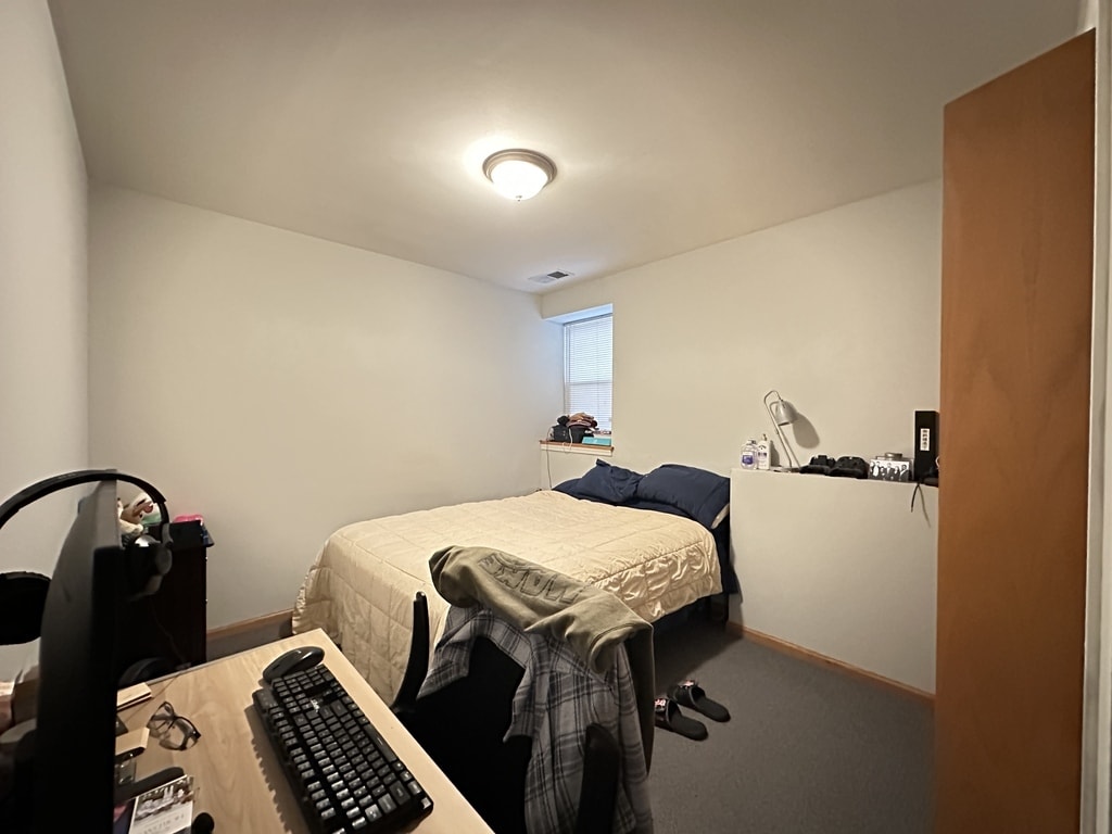 Building Photo - 1636 W Ohio St