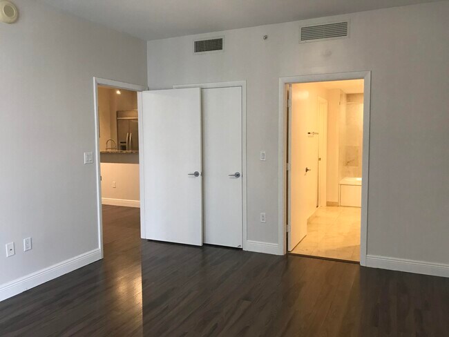 Building Photo - 550 Okeechobee Blvd