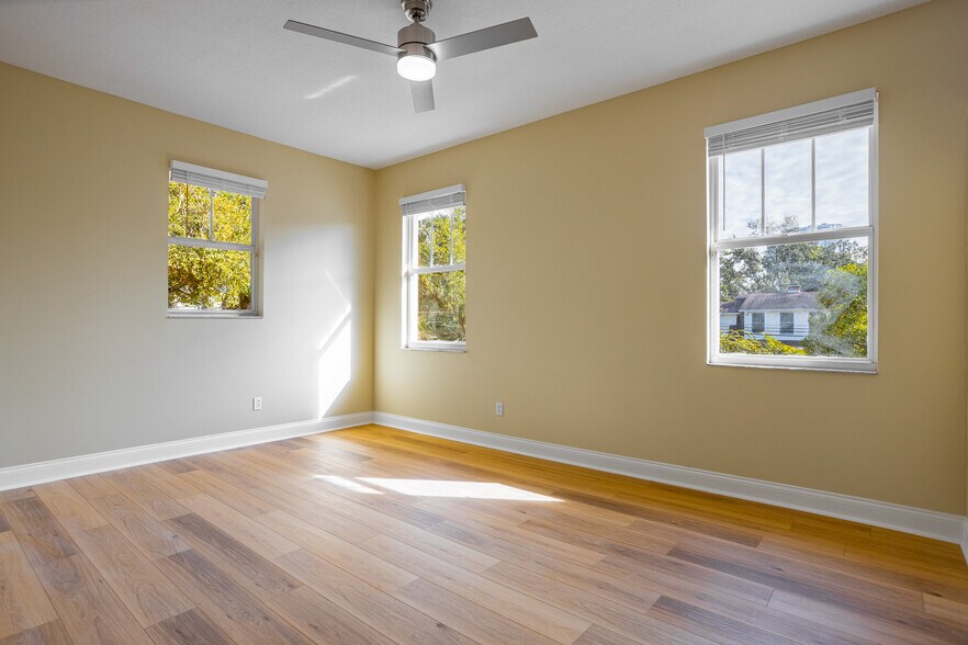 Building Photo - 3204 W Empedrado St