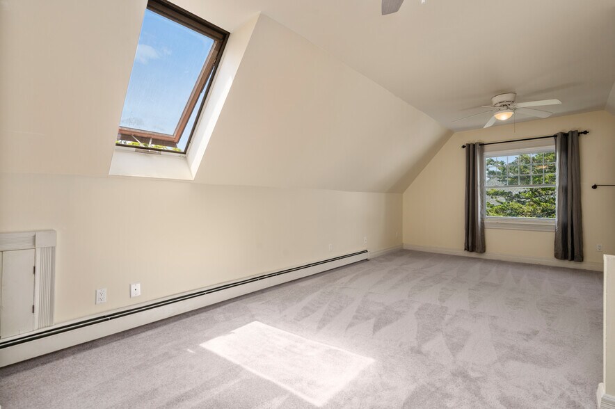 Building Photo - 177 Main St