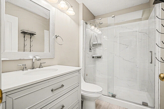 Building Photo - 1624 Ashley Ct