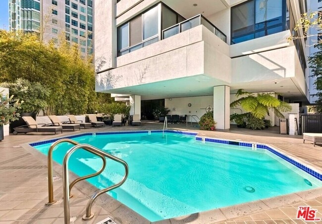 Building Photo - 10350 Wilshire Blvd