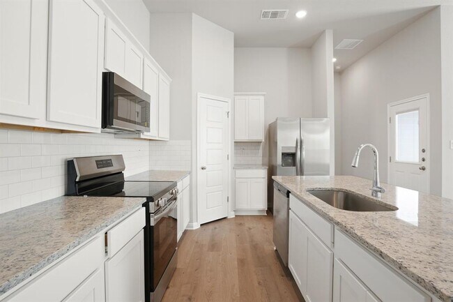 Building Photo - 242 Schrader Dr