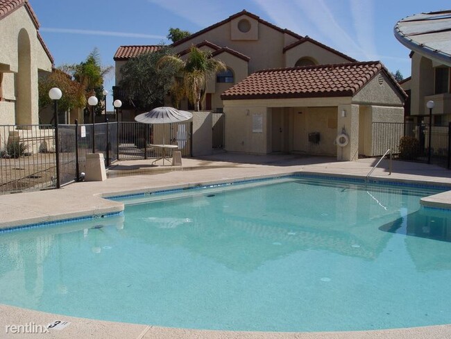 Building Photo - 2 br, 1 bath Condo - 700 East Mesquite Cir...