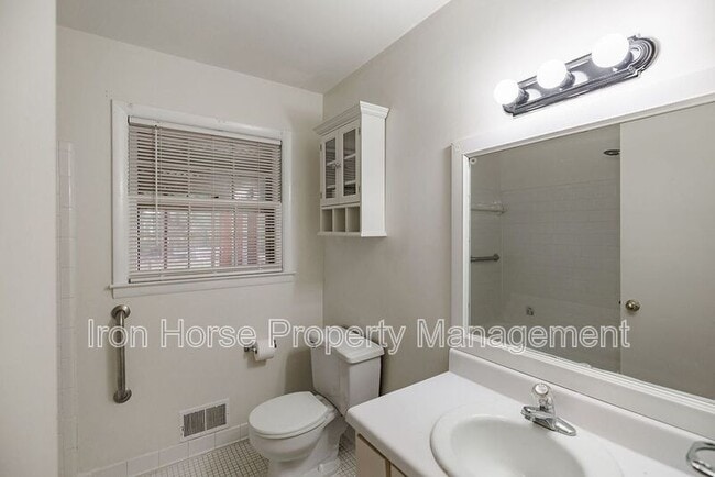 Building Photo - 162 Jockey Club Dr