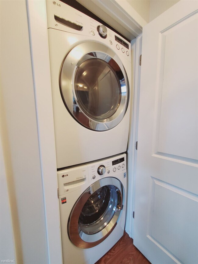 Building Photo - 2 br, 2 bath Condo - 947 Hope St Apt 403