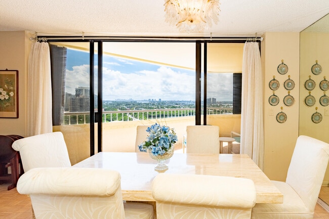 Building Photo - 5080 N Ocean Dr