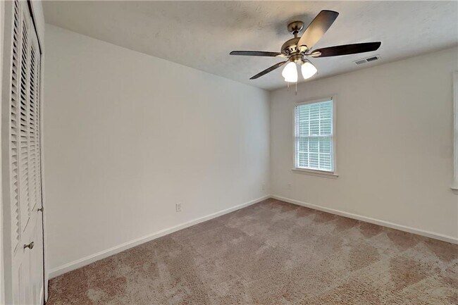 Building Photo - 4709 Crest Knoll Dr SW