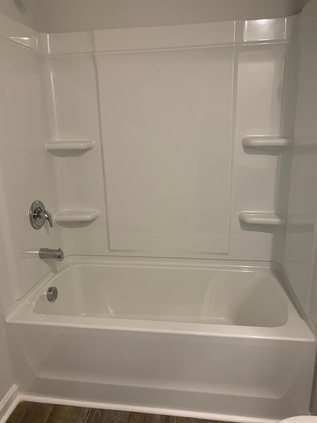 Building Photo - 235 Spencer Cir