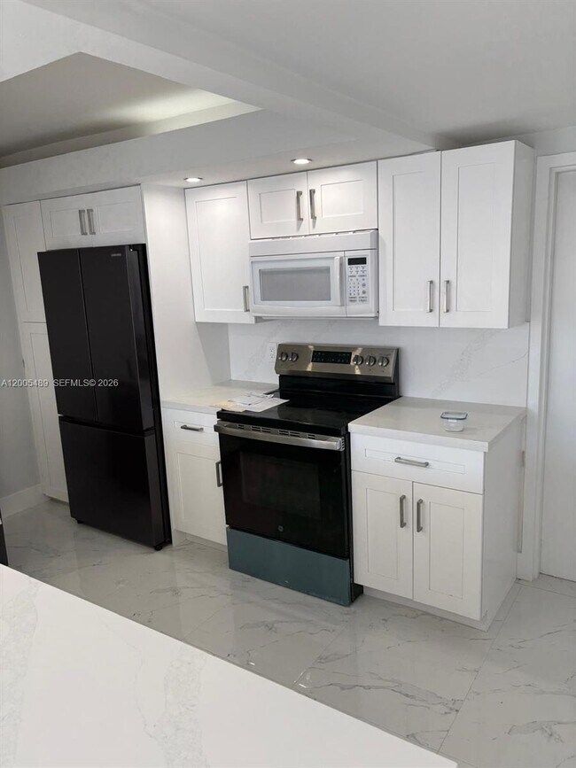 Building Photo - 199 Ocean Ln Dr