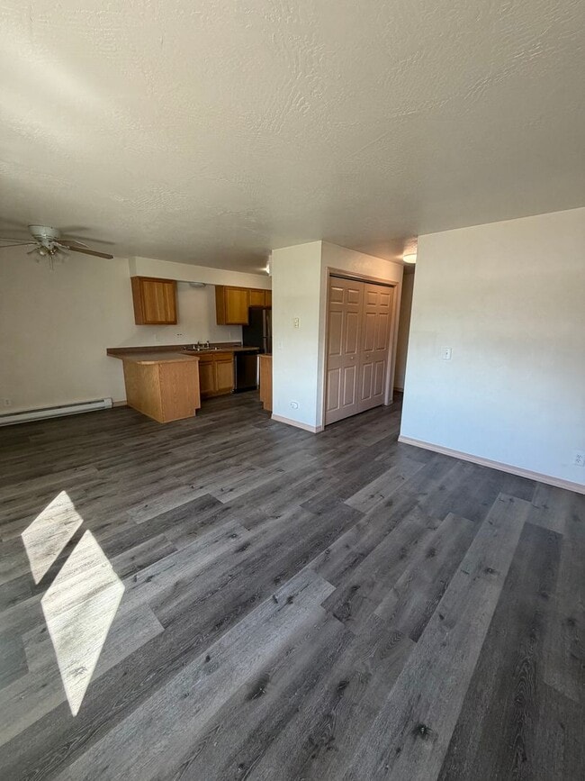 Building Photo - Southgate Triangle - 2 Bed - 1 Bath *Exterior Improvements Underway*