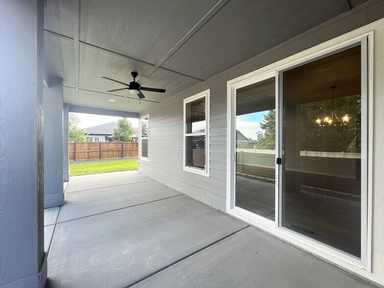 Building Photo - 2282 S Hurd Ave