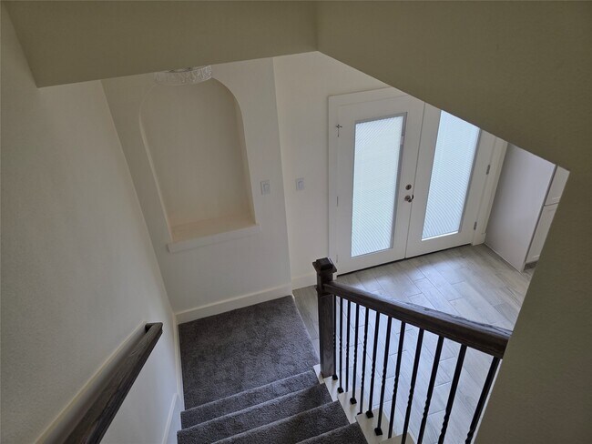 Building Photo - 2142 De Soto St