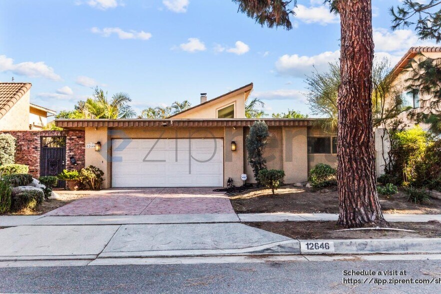 Primary Photo - 12646 Beach St