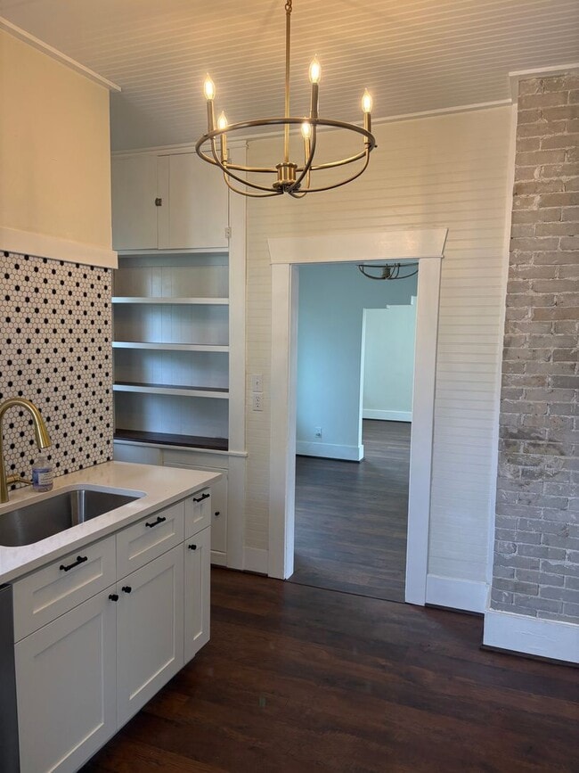 Building Photo - Beautifully Remodeled 3BA/1BA Audubon Home