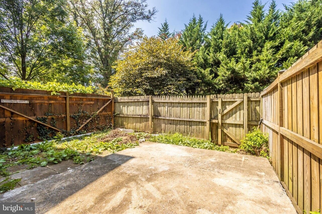 Building Photo - 7249 Mill Run Dr