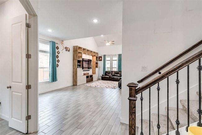 Building Photo - 833 Whitetail Dr