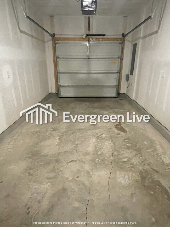 Building Photo - 9805 McLuvin Rd