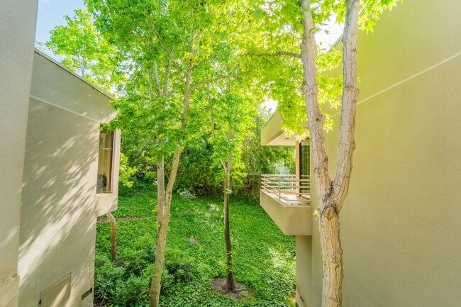 Building Photo - Private, Architect-Designed La Jolla Gem w/ Ocean View! MUST SEE!!!