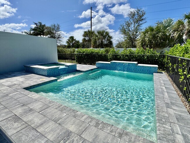 Building Photo - 14716 Kingfisher Lp