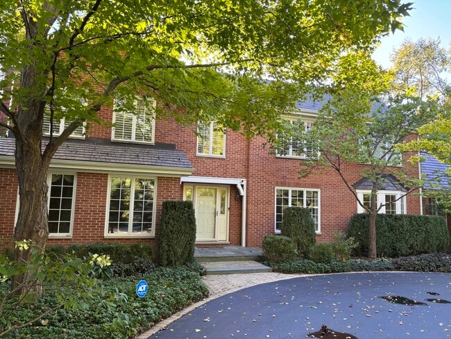 Primary Photo - 1021 W Old Ml Rd