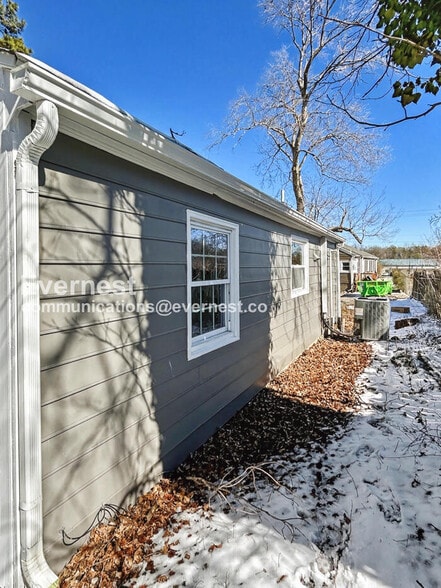 Building Photo - 1006 Turner Rd