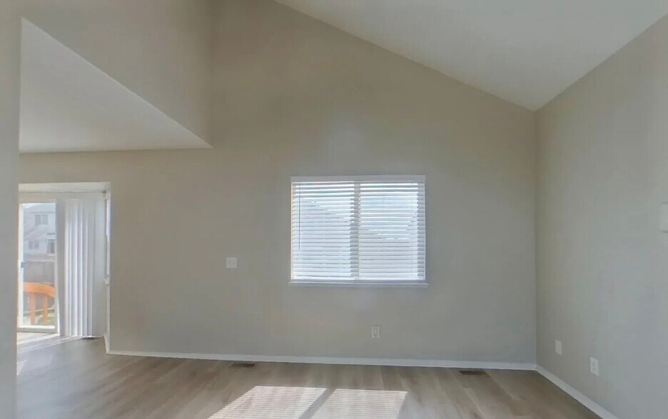 Building Photo - 5119 Chaise Dr