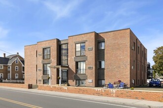 Building Photo - 222 Winthrop Shore Dr