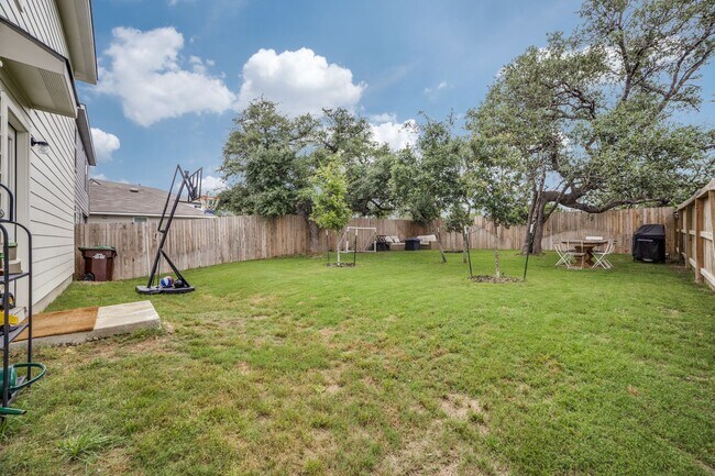 Building Photo - Beautiful 5-Bedroom Home in Riverstone at Westpointe
