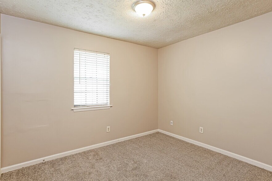 Building Photo - 4114 Red Laurel Way SW