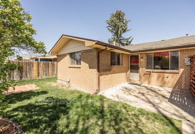 Building Photo - 1517 Stuart St