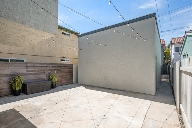 Building Photo - 209 7th St