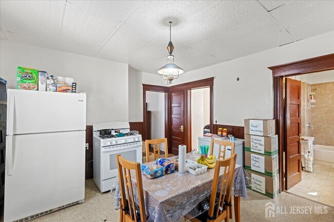 Building Photo - 104 Welton St