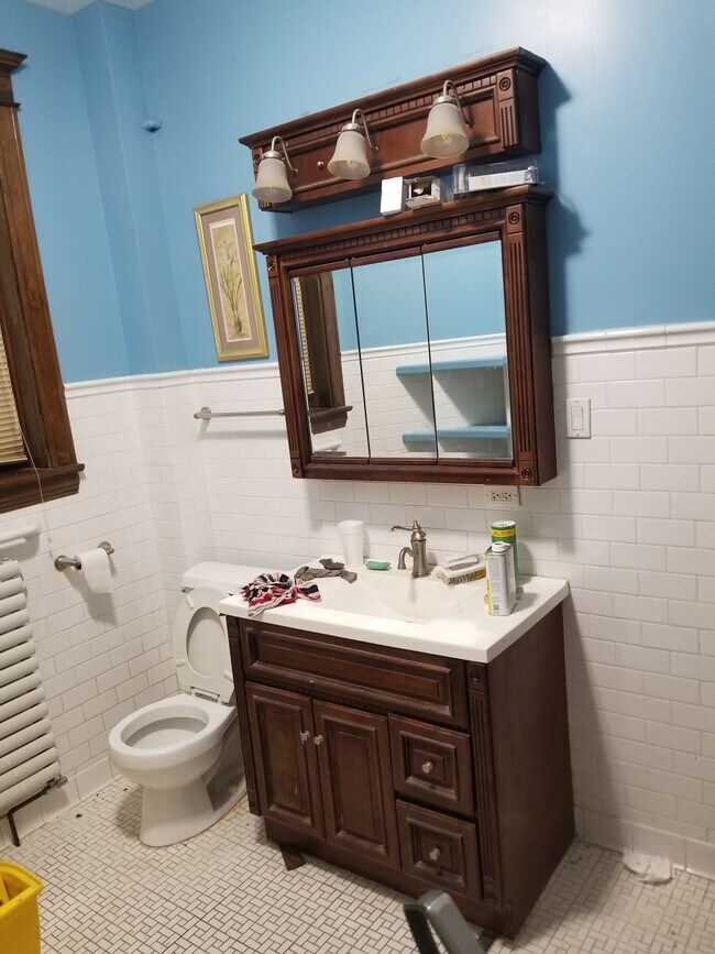 Bathroom - 3451 S Western Ave