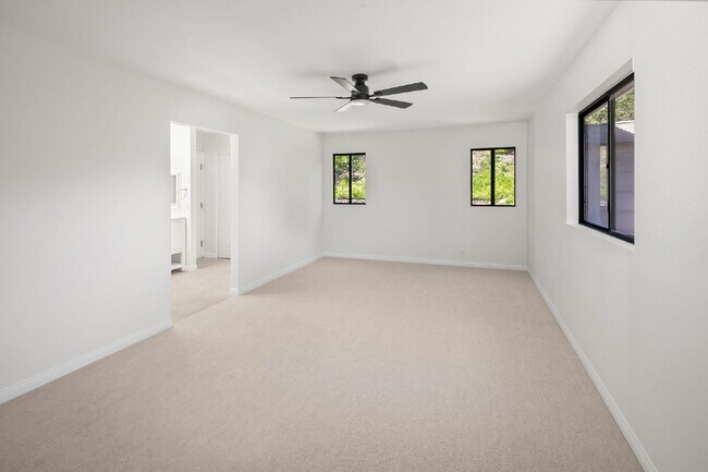 Building Photo - Welcome to your rare gem, dream home in Clairemont, San Diego!