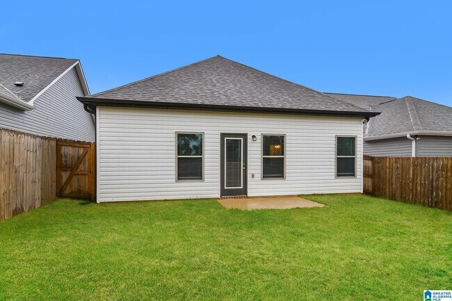 Building Photo - 166 Park Dr N