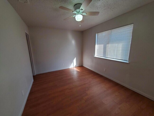 Building Photo - 1733 Horseshoe Cir