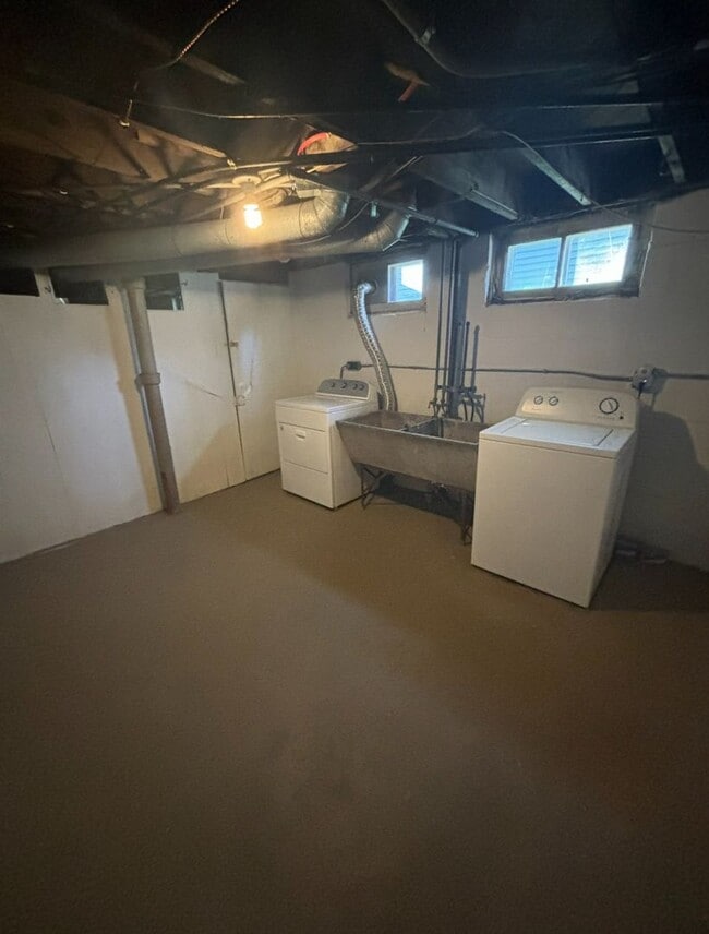 Building Photo - 3822-3824 N Maryland Ave.