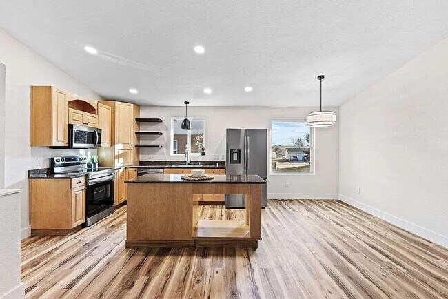 Building Photo - 252-254 Aristocrat Dr billings, MT 59105