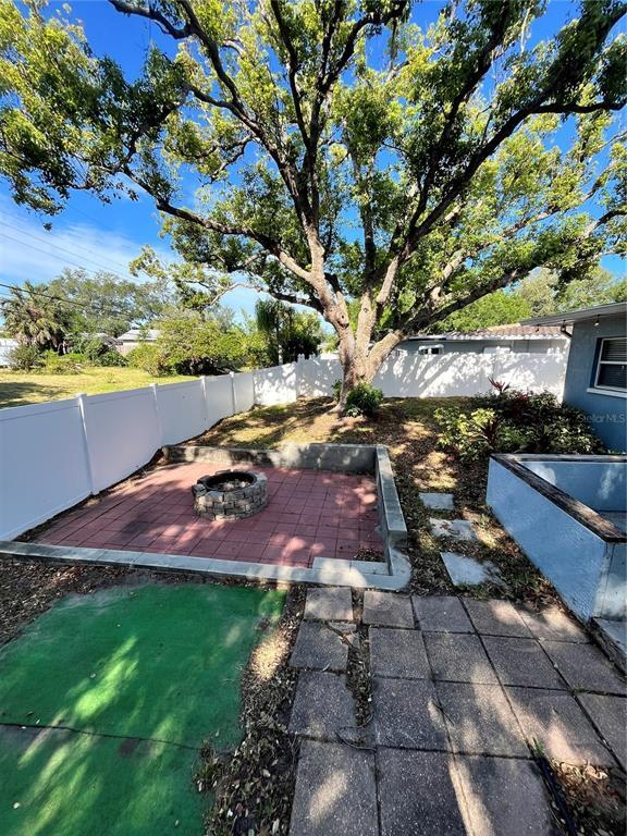 Building Photo - 10980 104th Ave