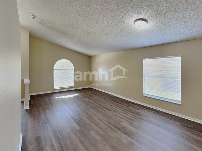 Building Photo - 4012 Waltham Forest Dr