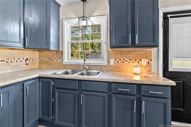 Building Photo - 1440 Marlborough Rd